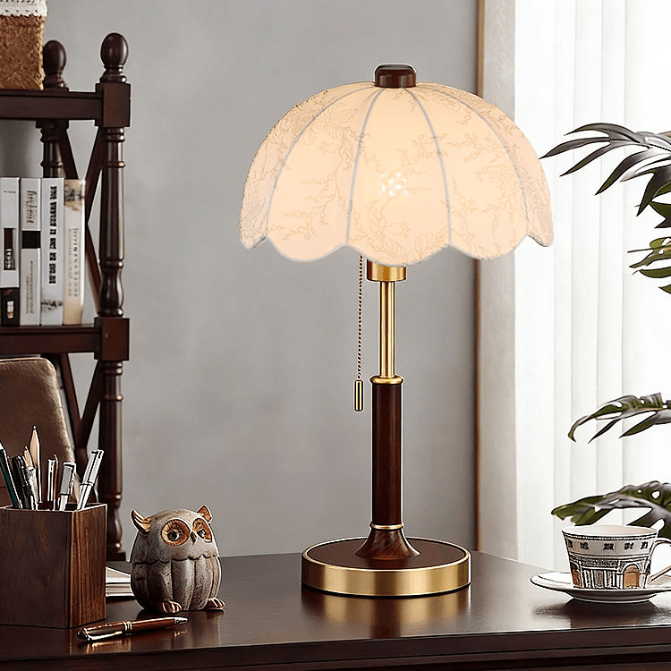 French Vintage Mid-Century Style Table Lamp Fabric Lampshade Luxury Desk Lamp for Hotel Villas Decorative Ambient Light, operation11