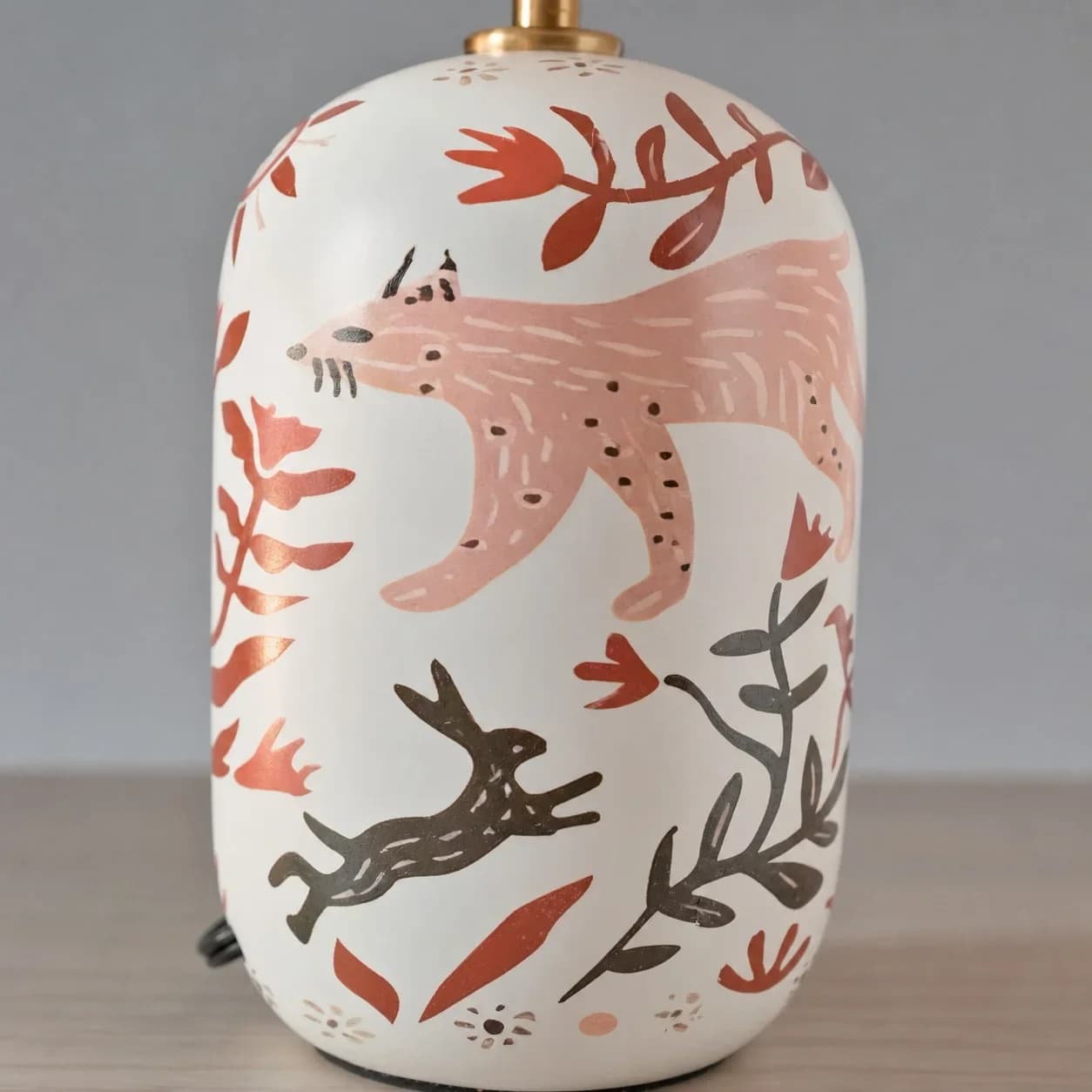 Retro ceramic table lamp with linen tapered shade
